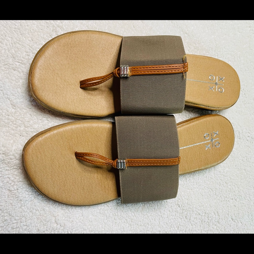 XOXO sandals size 9, NWOT
